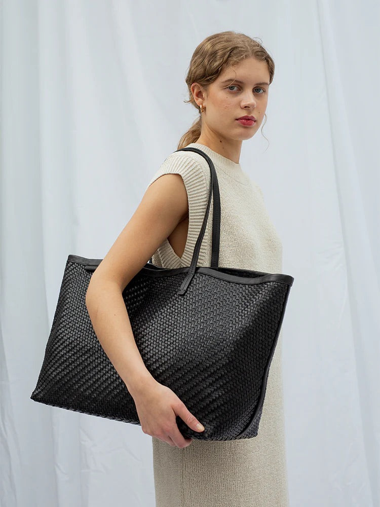 Isai - Black twill
